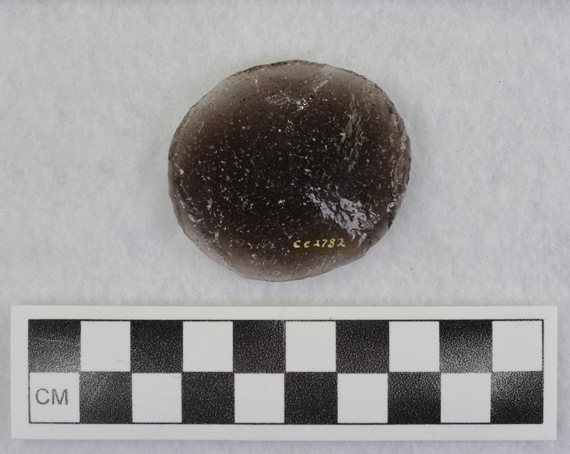 Eraillure, retouched, Very coarse grain for obsidian. (MAP)