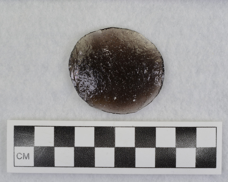 Eraillure, retouched, Very coarse grain for obsidian. (MAP)