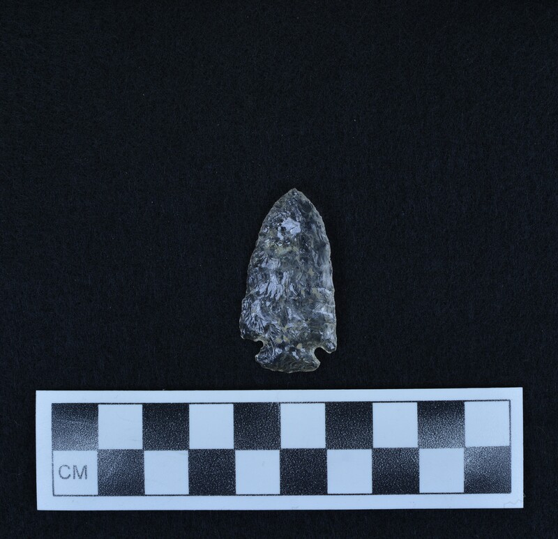 Corner notched, associated w/Ce.4739 - Ce.4778. At one time these were glued to a display board. (JW)