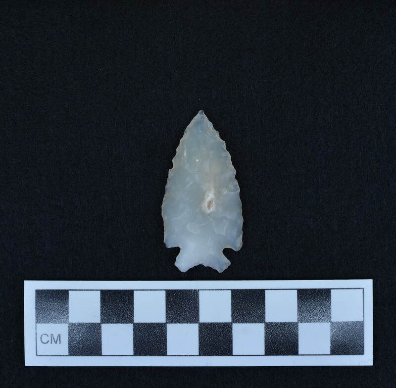 Corner notched w/indented base