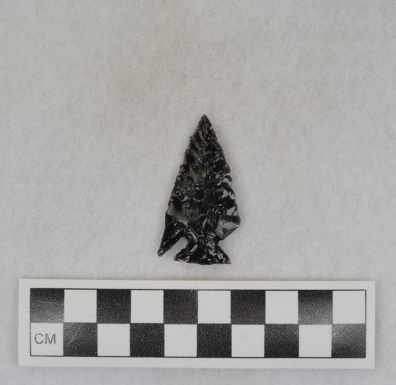 Corner notched, one tang broken