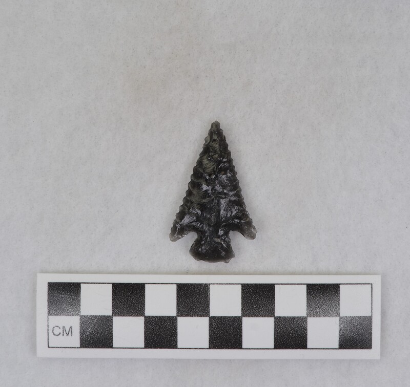 Corner notched, serrated