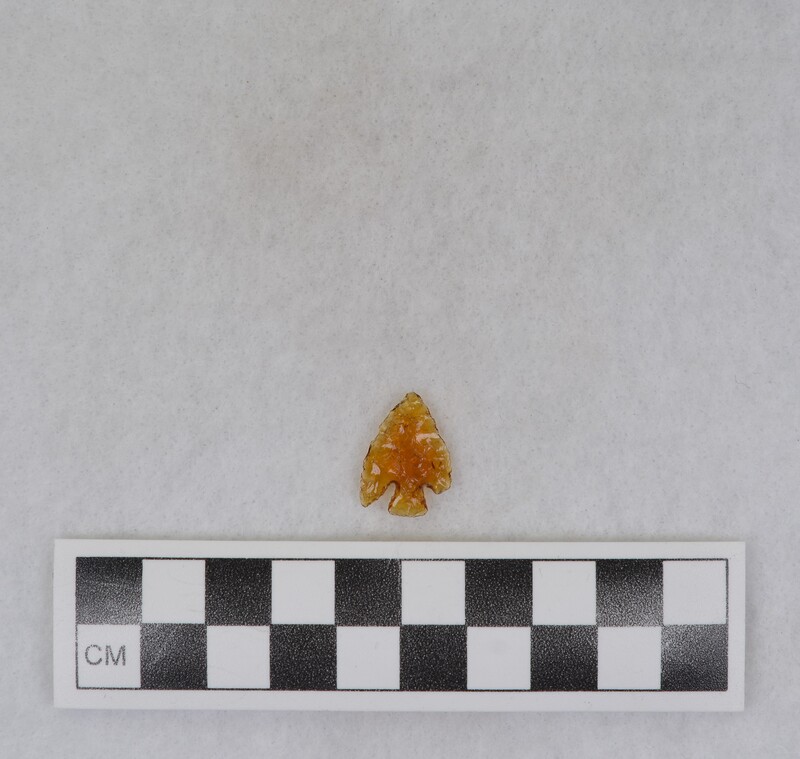 Corner notched, associated w/Ce.4067