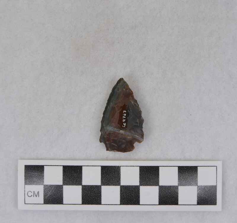 Corner notched, associated w/Ce.4067