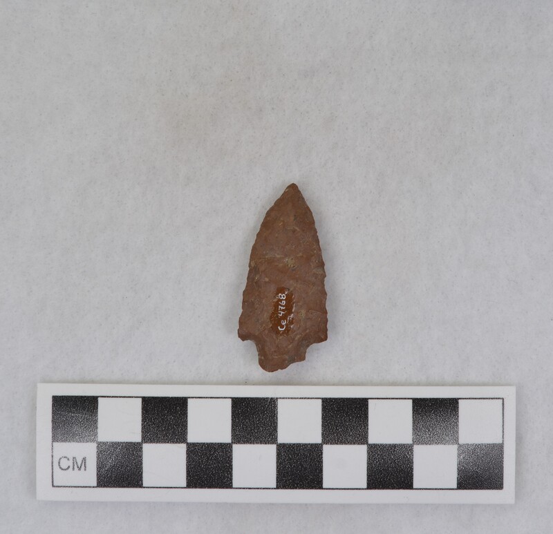 Corner notched, associated w/Ce.4067