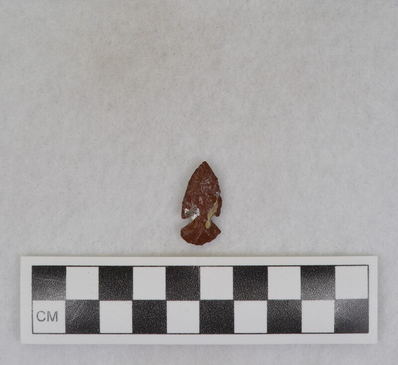 Corner notched, associated w/Ce.4067