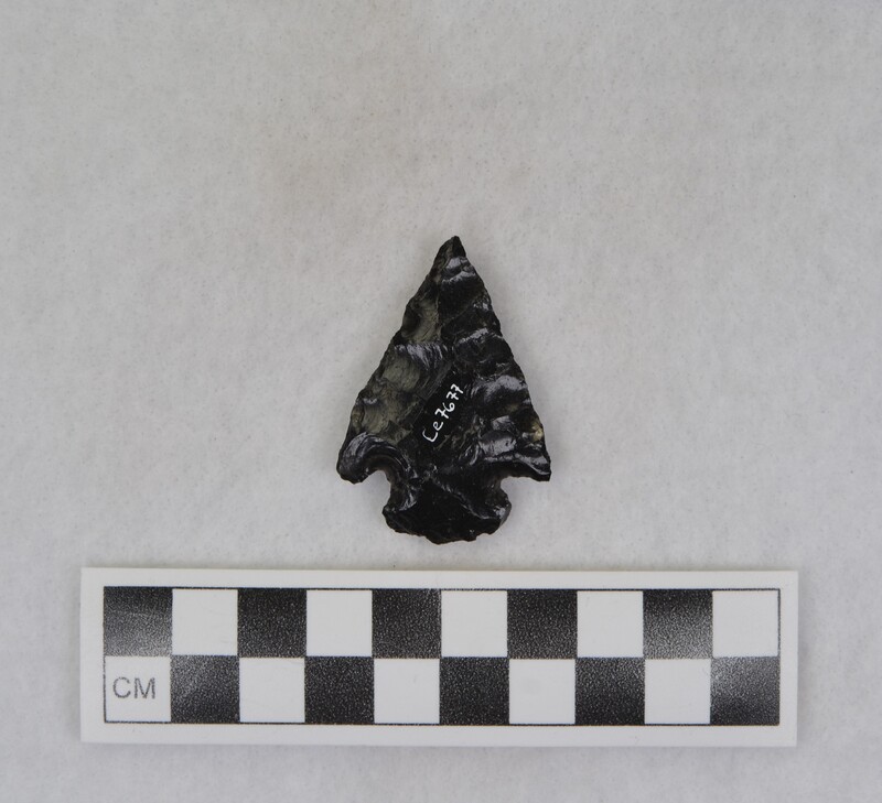 Corner notched, associated w/Ce.7675