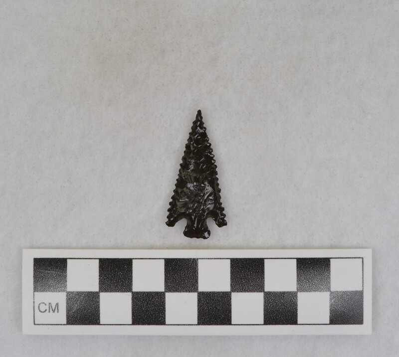 Serrated, corner notched