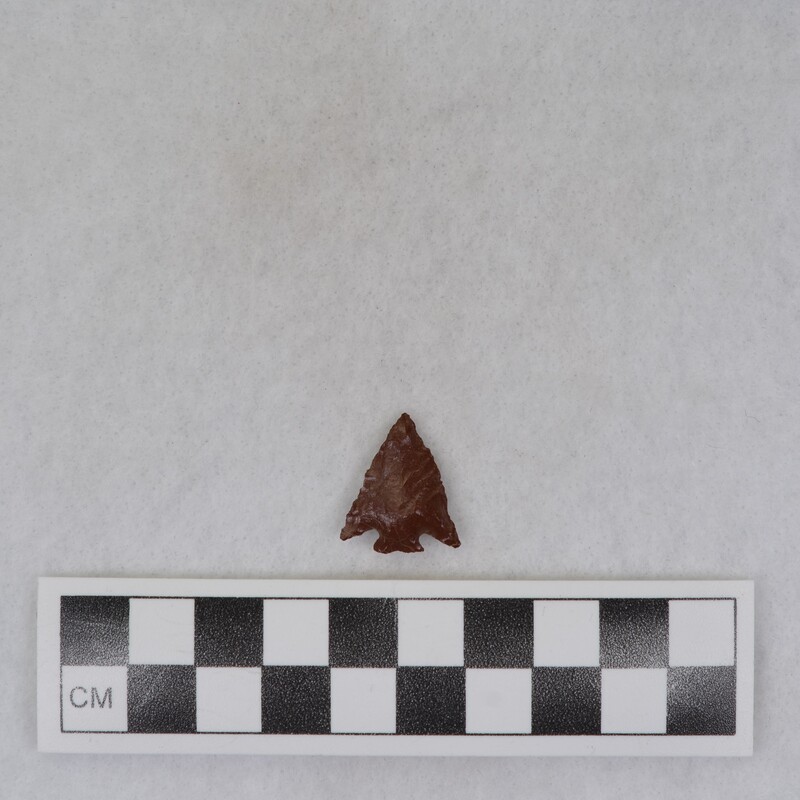 Corner notched, associated w/ Ce.7700