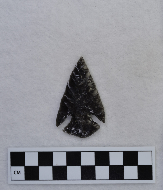 Corner notched, chevron flaking, Burins on front edges of notches.