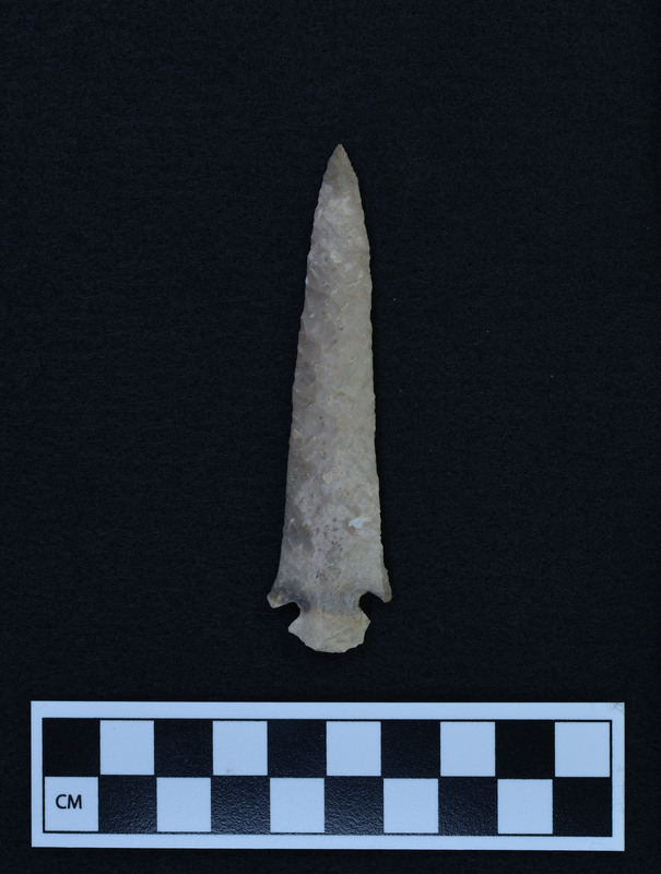 Long, corner notched, associated w/Ce.3627. Ce.3626 and Ce.3627: matched set. In replicative experiments duplication is a key factor. This is one example of the early duplicative attempts. (JW)