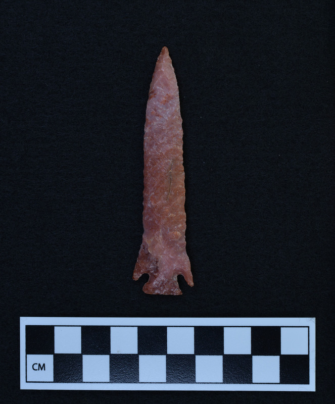 Long, corner notched, associated w/Ce.3626
