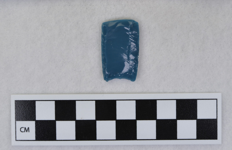 Serrated edge, triangular point