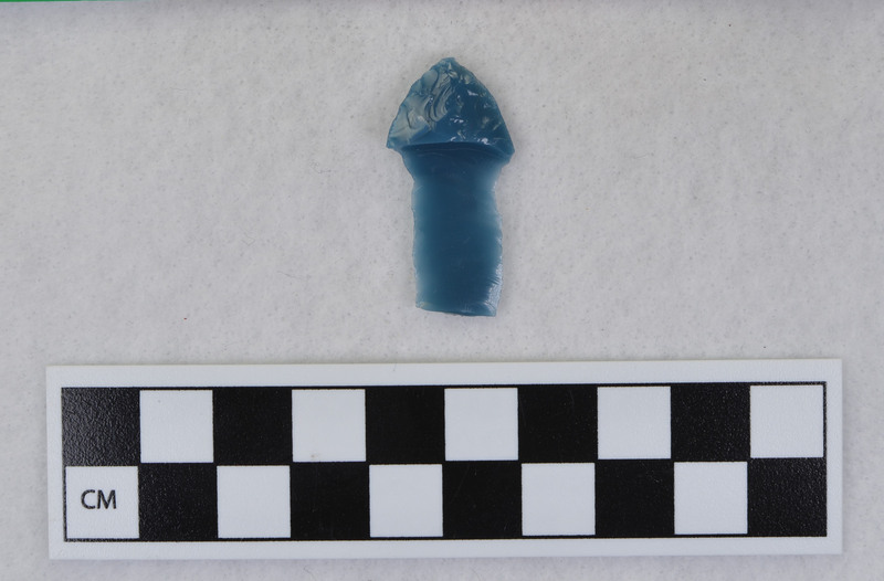 Proximal fragment, Folsom, distal end snipped off. Due to non-support of tip when second channel flake removed. (GT)Mends with Ce.3940.