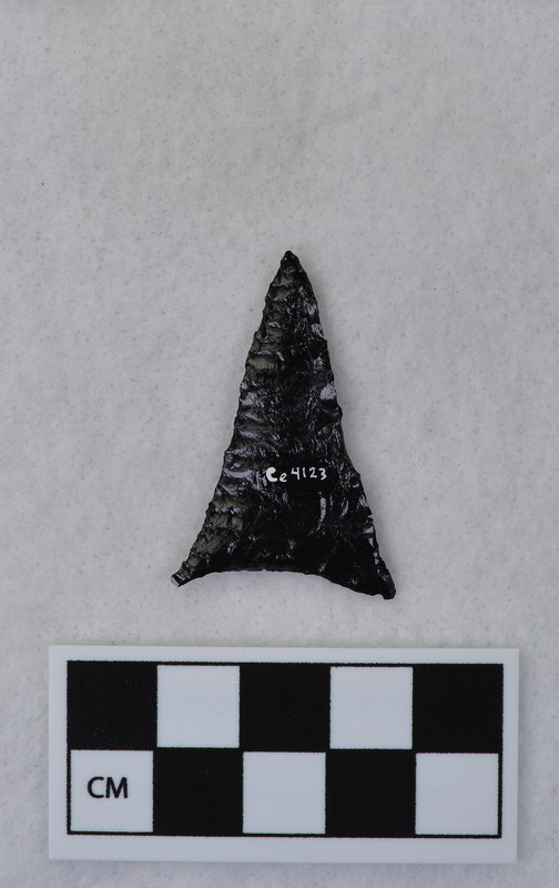 Triangular, collateral flaking