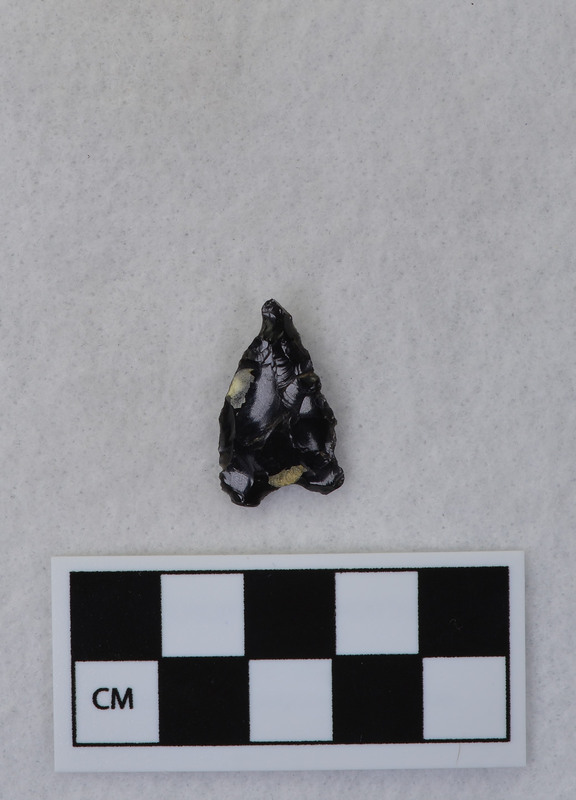 Indented base, associated w/Ce.4037