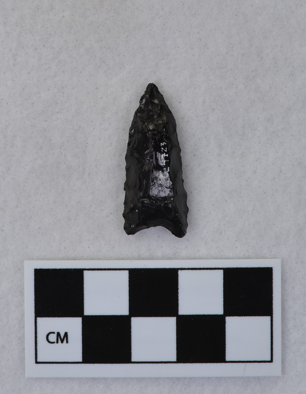 Indented base, associated w/Ce.4037