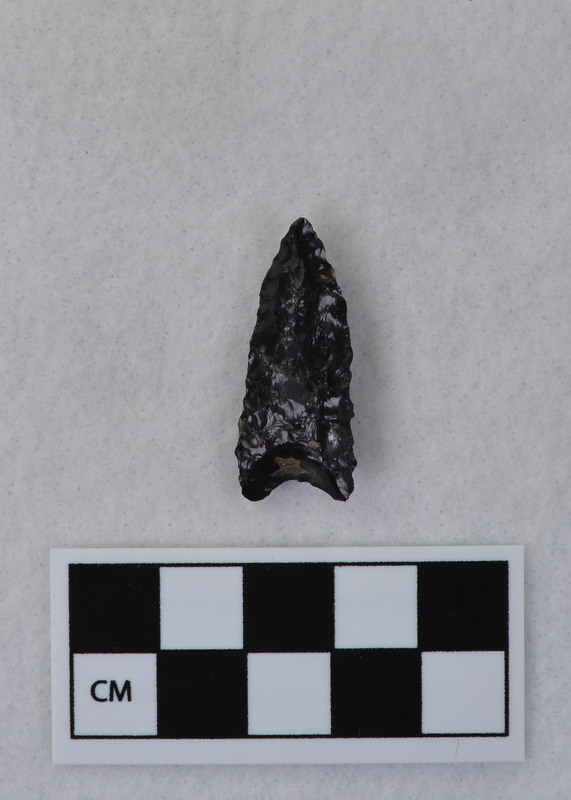 Indented base, associated w/Ce.4037