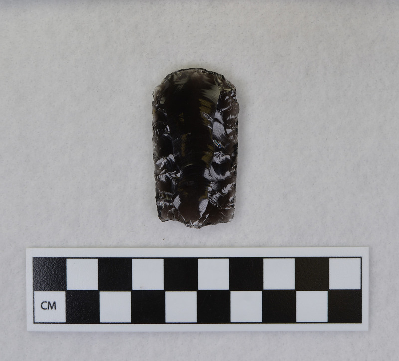 Fluted, distal end, mends w/Ce.1085, 1091-1093