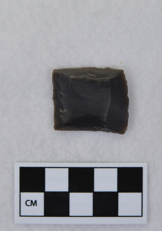 English gunflint, it is unclear from the notes if this and associated pieces were made by Donald E. Crabtree or collected by him.  Ce.1126 - Ce.1130 are associated with Ce.1119.