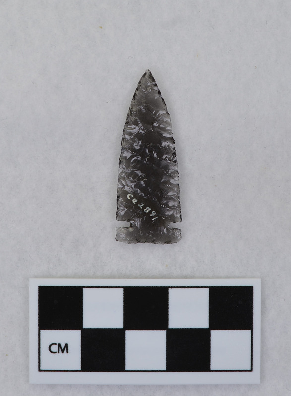 Side notched, parallel diagonal flaking