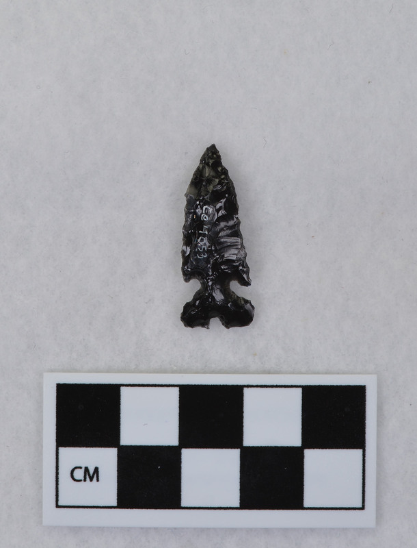 Side notched, associated w/Ce.4727 - Ce.4738