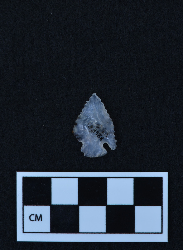 Corner notched, one tang missing