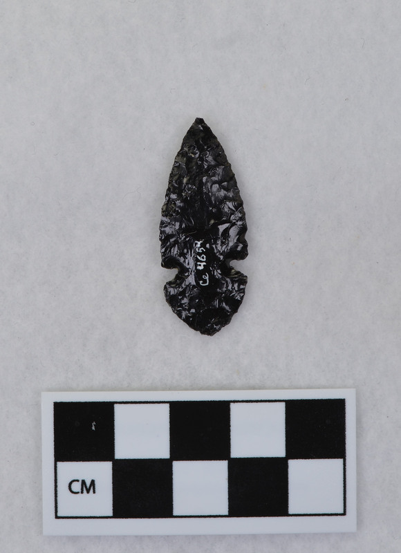 Side notched, associated w/Ce.4026