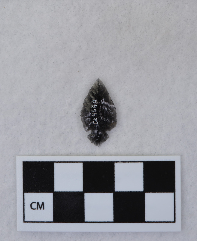 Corner notched, associated w/Ce.4026