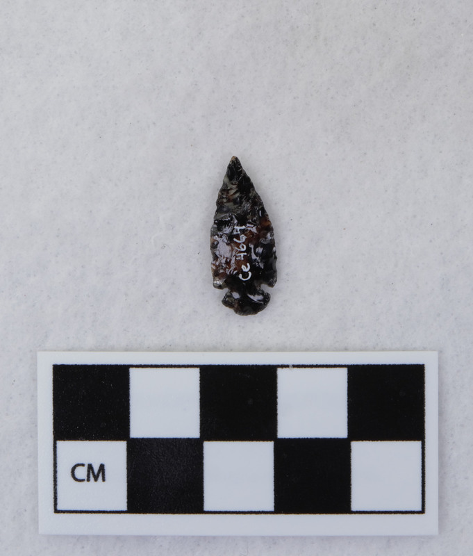 Corner notched, associated w/Ce.4026