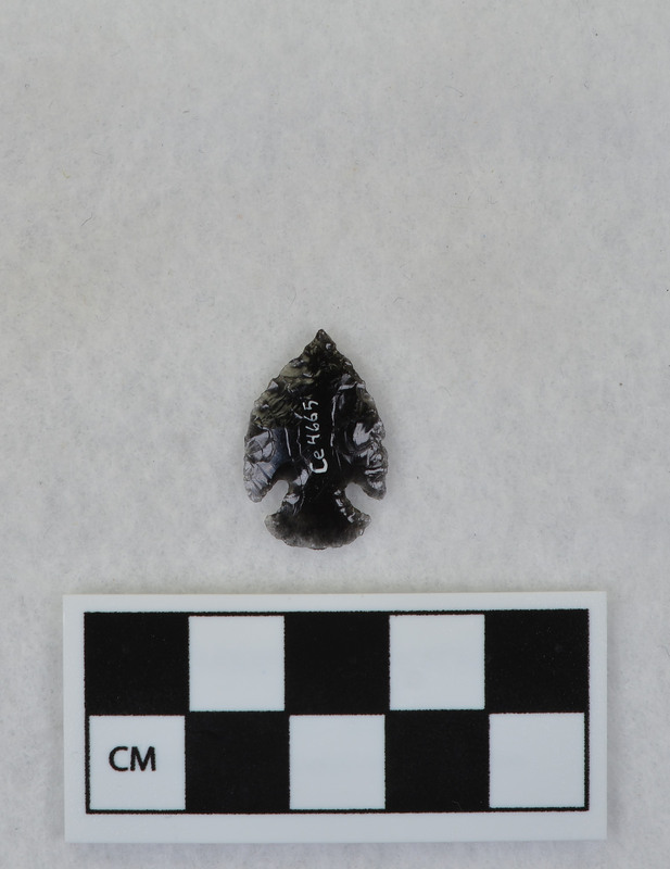 Corner notched, associated w/Ce.4026