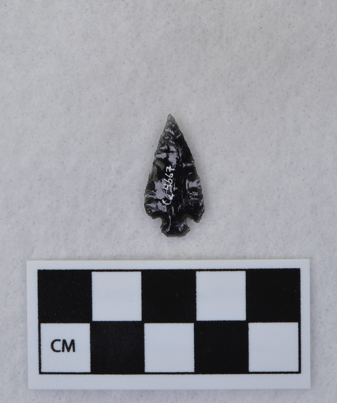 Corner notched, associated w/Ce.4026