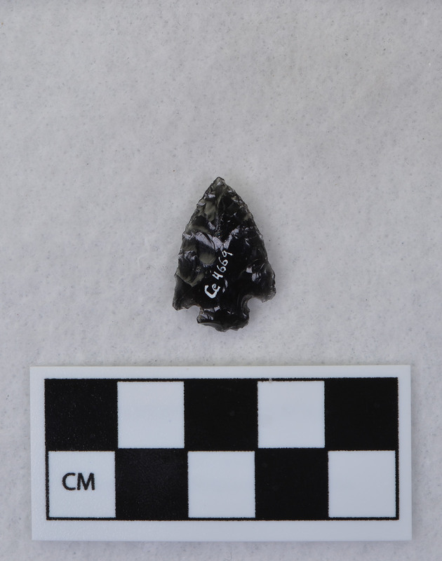 Corner notched, associated w/Ce.4026