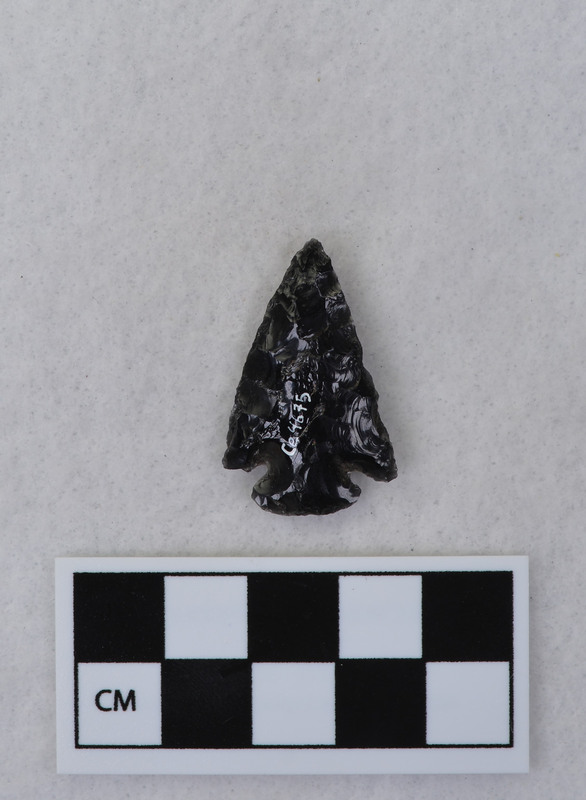 Corner notched, associated w/Ce.4026