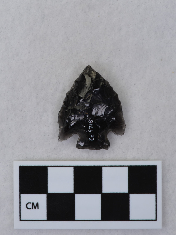 Corner notched, associated w/Ce.4026