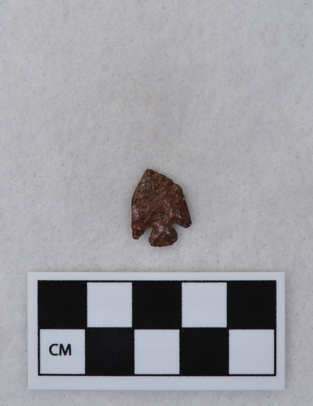 Corner notched, associated w/Ce.4026