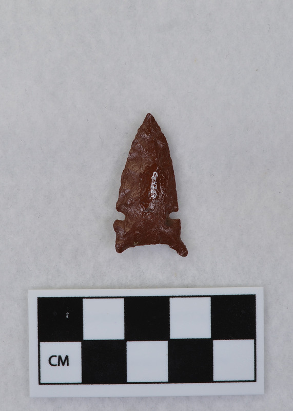 Side notched, associated w/Ce.4053