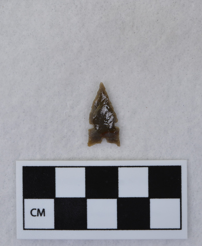 Side notched, associated w/Ce.4053