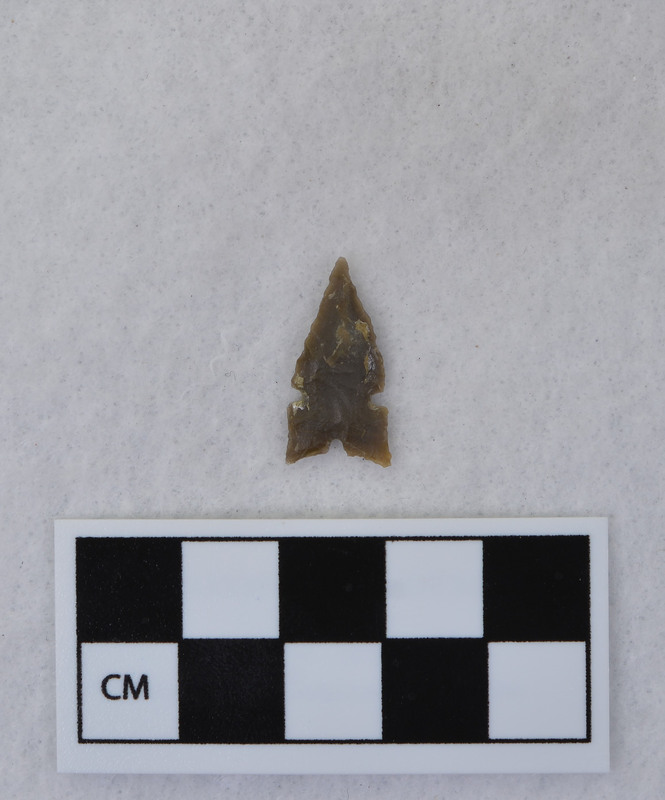 Side notched, associated w/Ce.4053