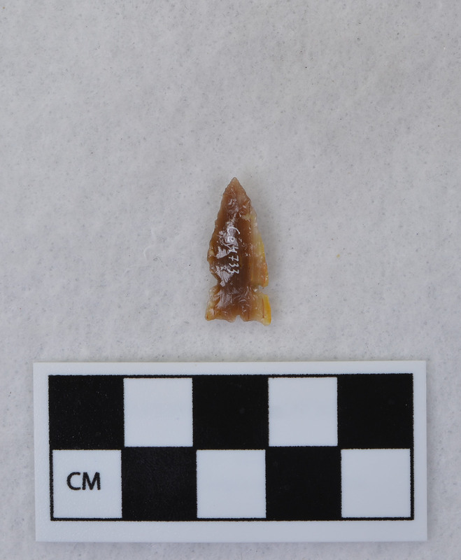 Side notched, associated w/Ce.4053