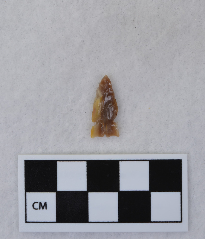 Side notched, associated w/Ce.4053