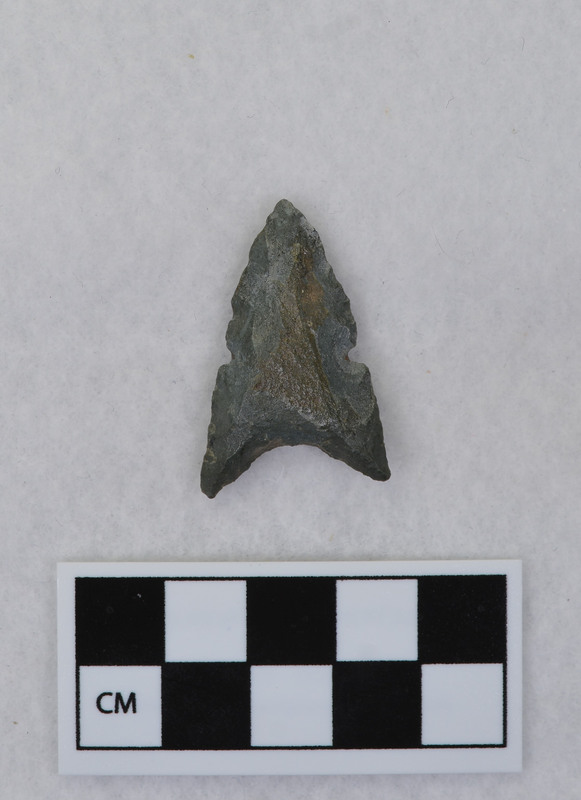 Side notched, associated w/Ce.4053