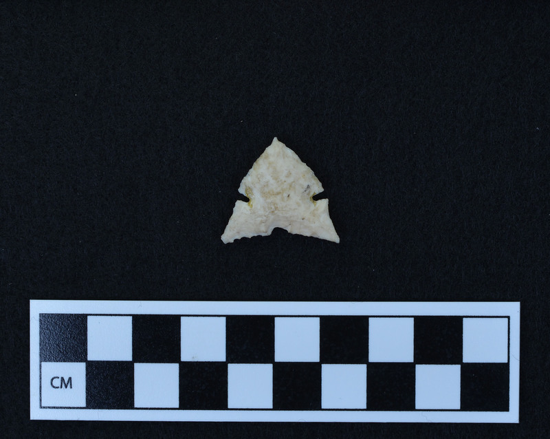 Side notched, associated w/Ce.4053