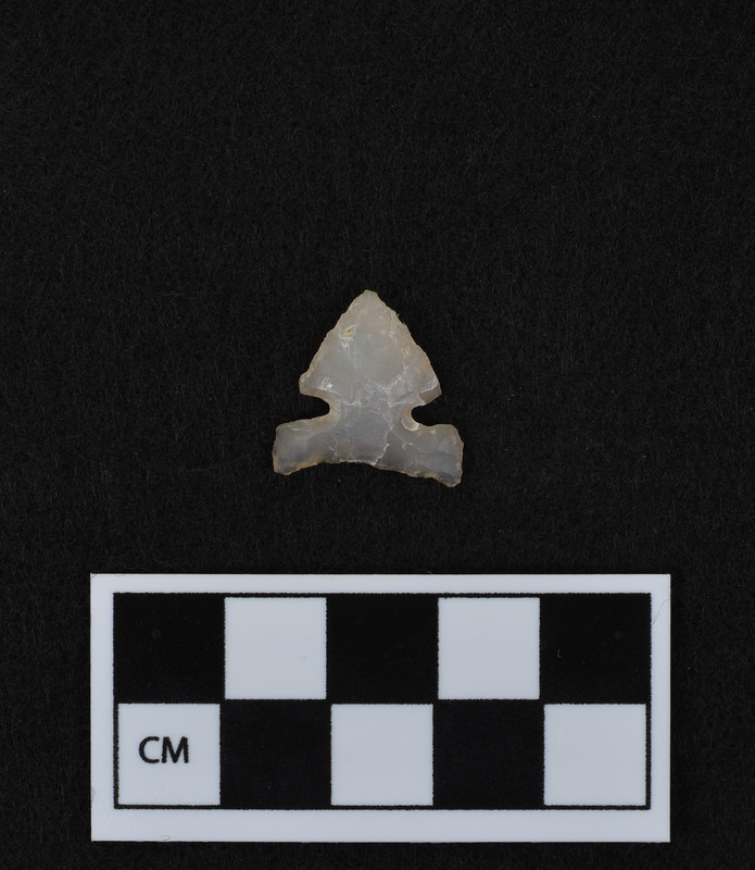 Side notched, associated w/Ce.4053