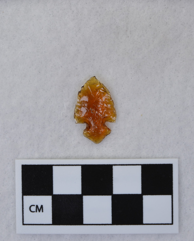 Corner notched, associated w/Ce.4067