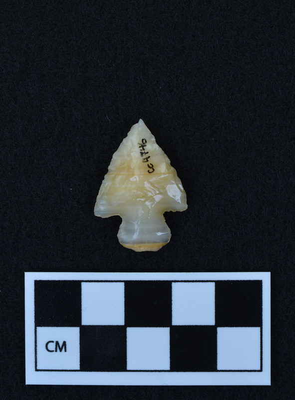 Corner notched, associated w/Ce.4067