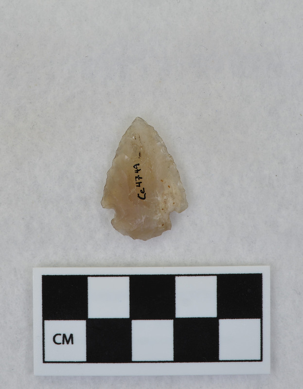 Corner notched, associated w/Ce.4067