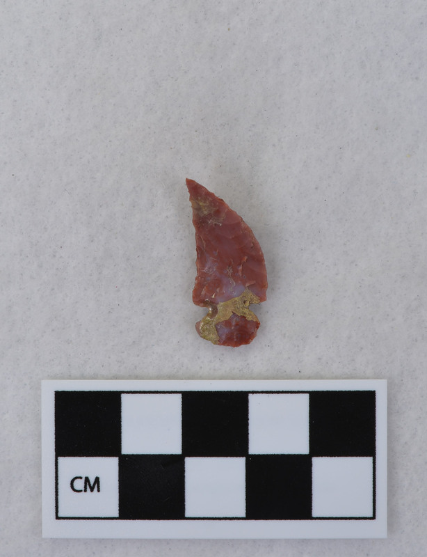 Corner notched, associated w/Ce.4067