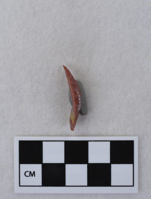 Corner notched, associated w/Ce.4067