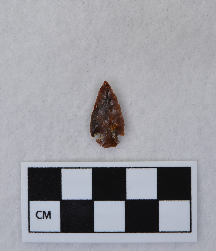 Corner notched, associated w/Ce.4067